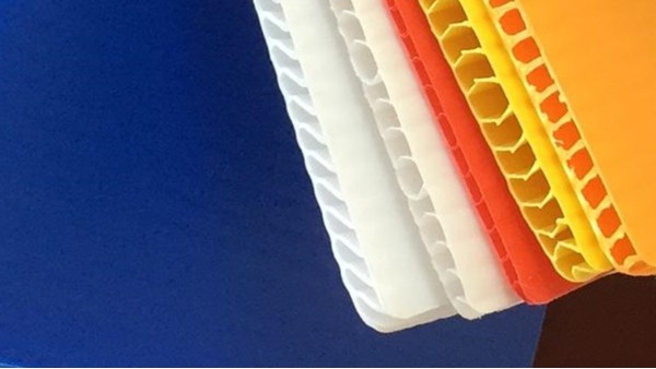 青岛奥海瑞泰中空板厂家告诉您怎么选择塑料中空板？